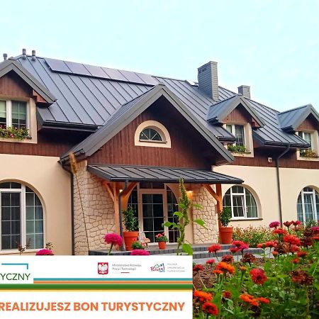 Dworek Akacja Uslugi Hotelarskie 야노비에츠 외부 사진