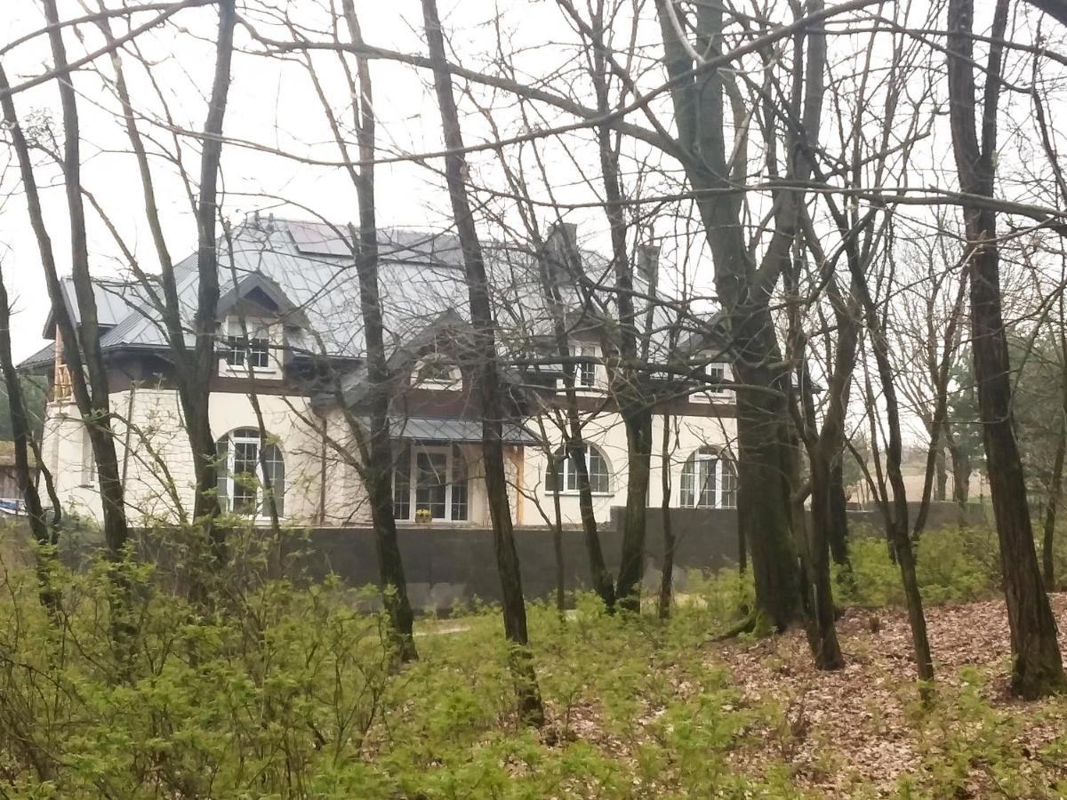 Dworek Akacja Uslugi Hotelarskie 야노비에츠 외부 사진