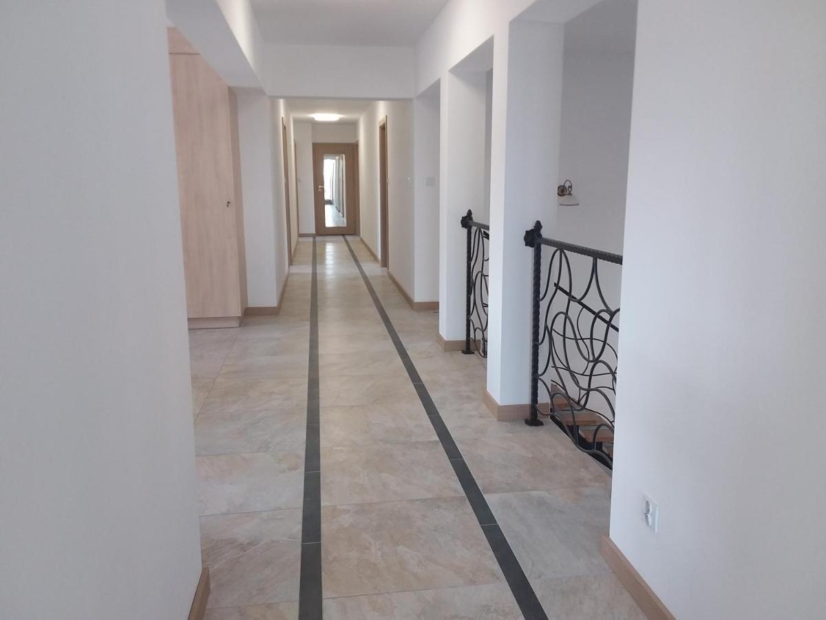 Dworek Akacja Uslugi Hotelarskie 야노비에츠 외부 사진