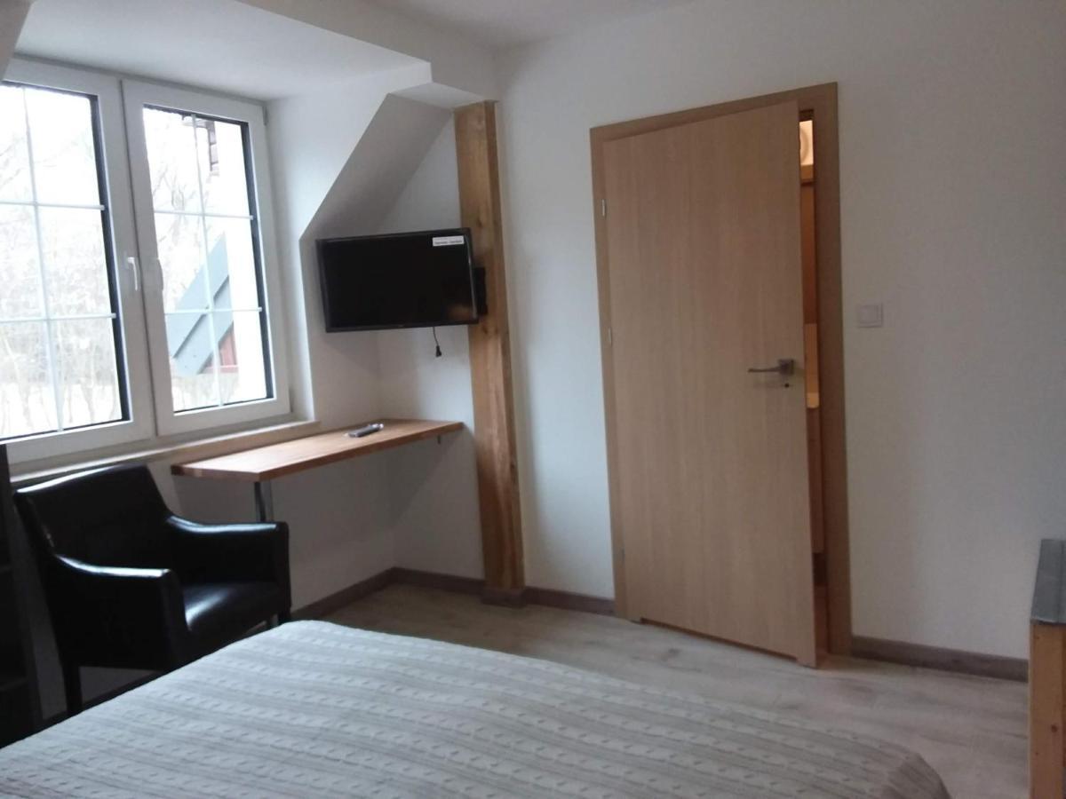 Dworek Akacja Uslugi Hotelarskie 야노비에츠 외부 사진