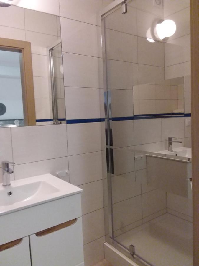 Dworek Akacja Uslugi Hotelarskie 야노비에츠 외부 사진