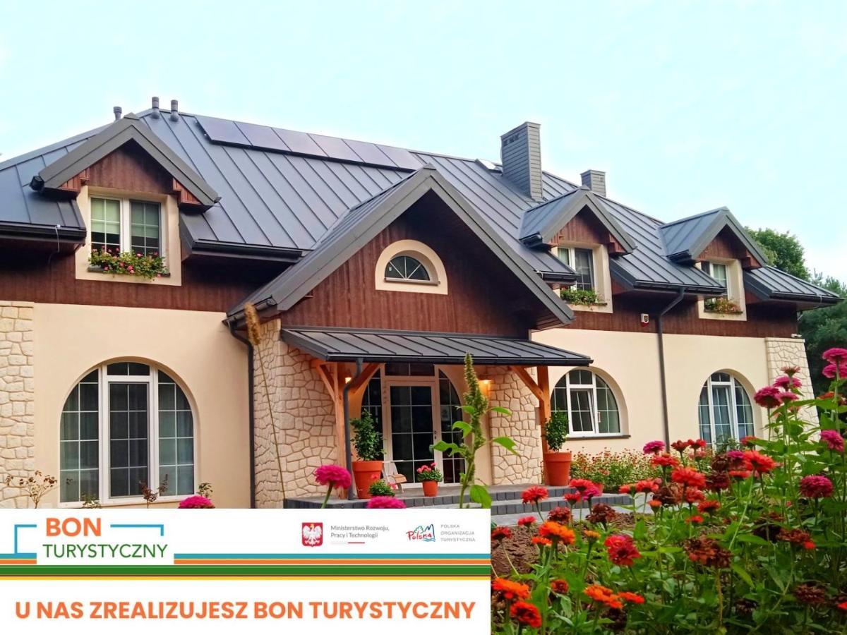Dworek Akacja Uslugi Hotelarskie 야노비에츠 외부 사진