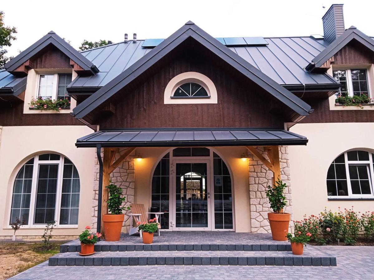 Dworek Akacja Uslugi Hotelarskie 야노비에츠 외부 사진